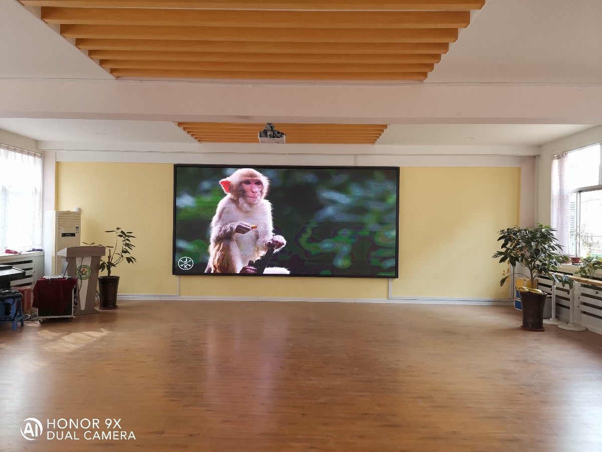 濰坊市某學(xué)校室內(nèi)全彩屏完工，抗擊疫情，做好防護(hù)！