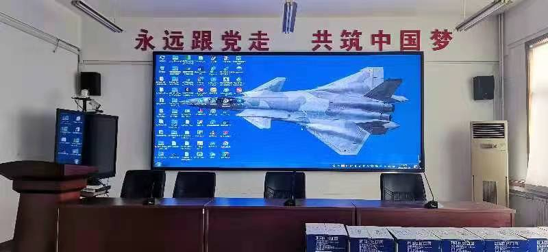 室內P2全彩屏完成一塊，積極復工復產，抗疫堅持到底